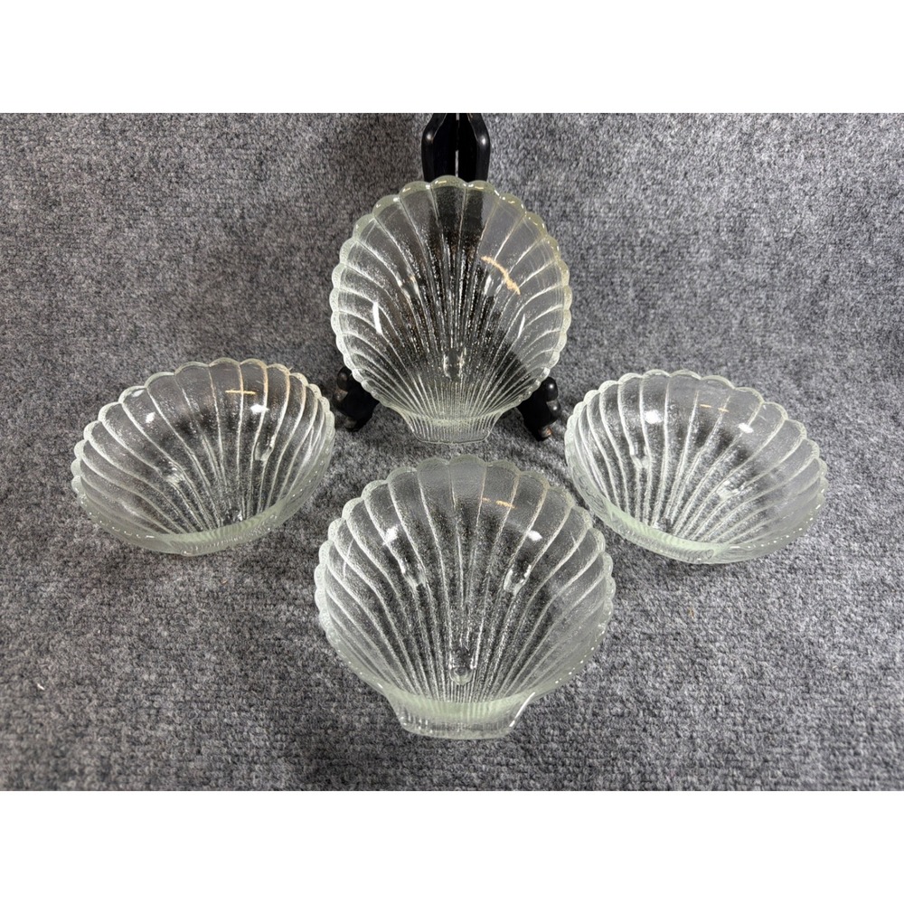 Vintage Glass Scallop Clam Shell Footed Serving Bowl Dish 4pc Set Clear Coastal